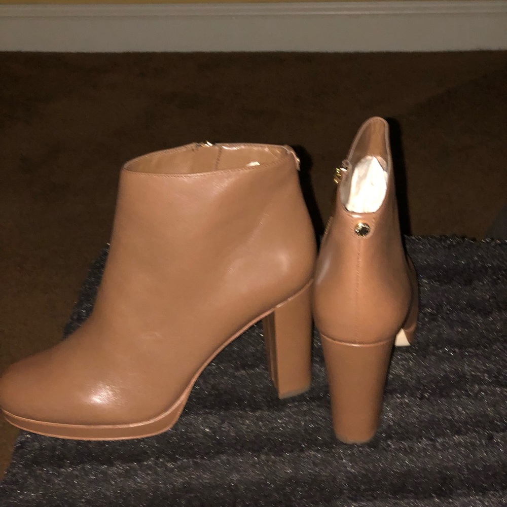 Michael kros Sammy platform booties size 8